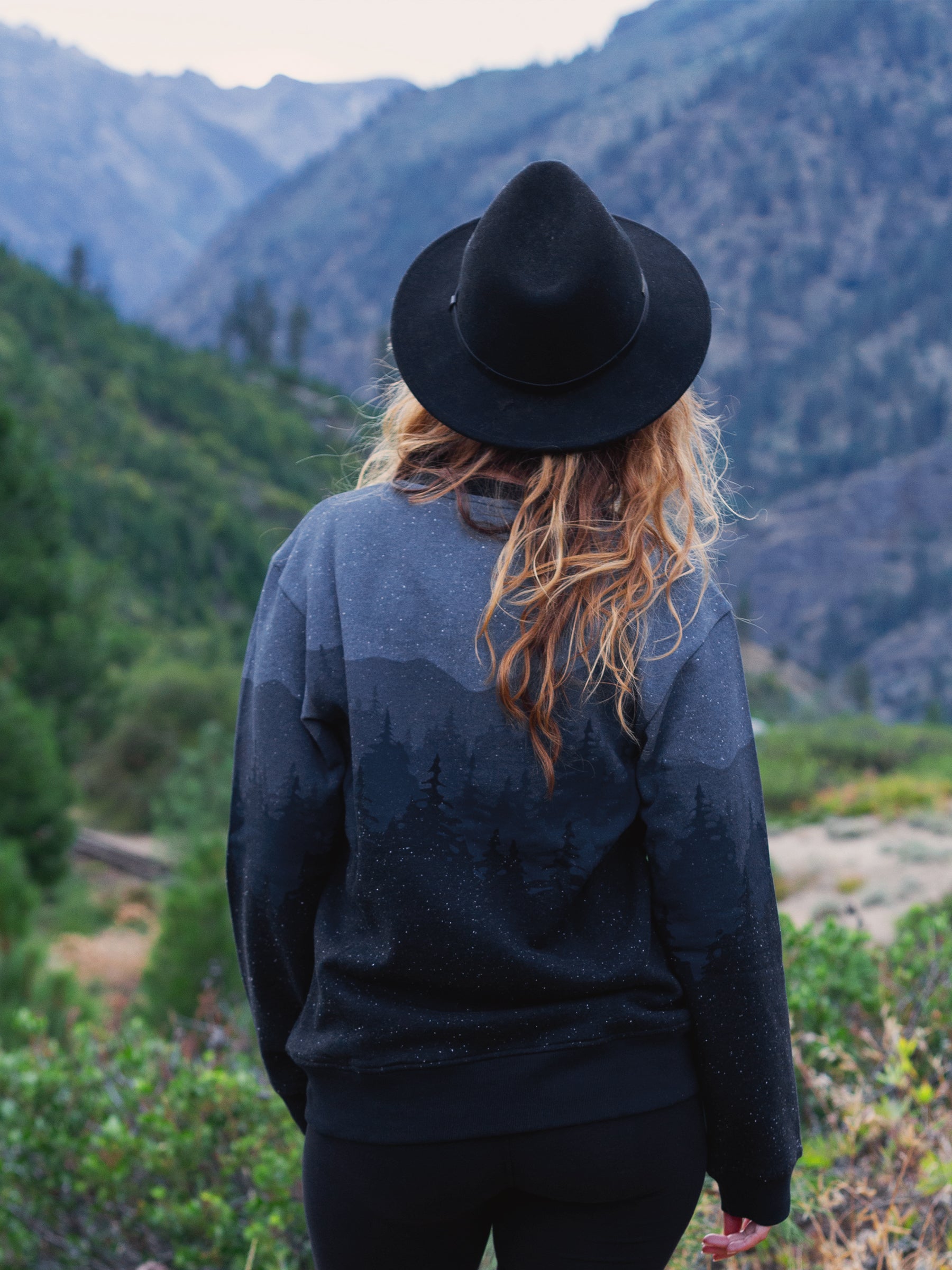 Dark Frost Pullover