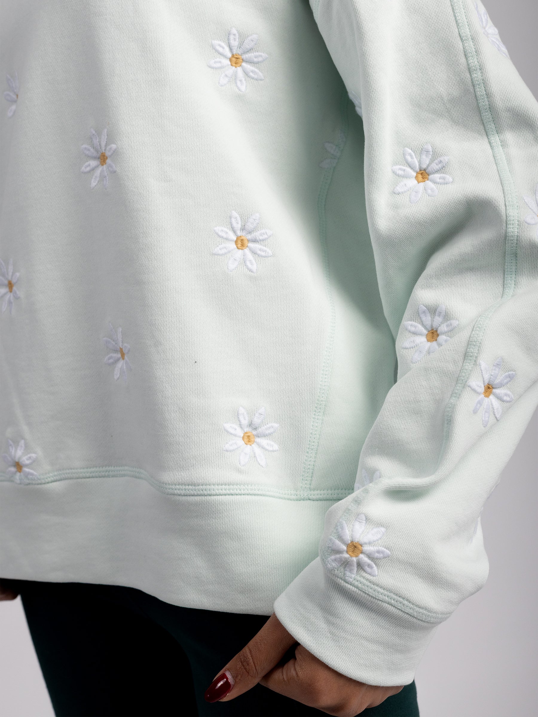 DAISIES Embroidered Organic Pullover